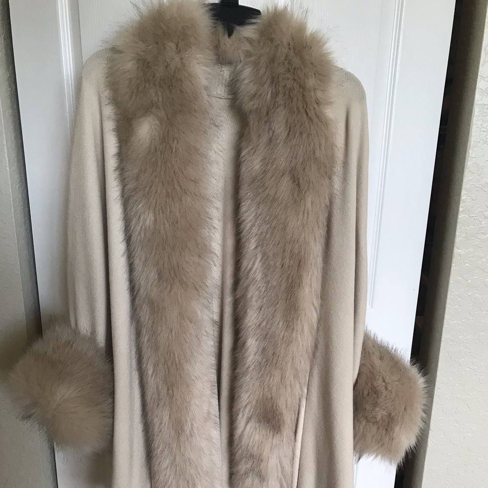 Beautiful Long Cape. Fits medium and large